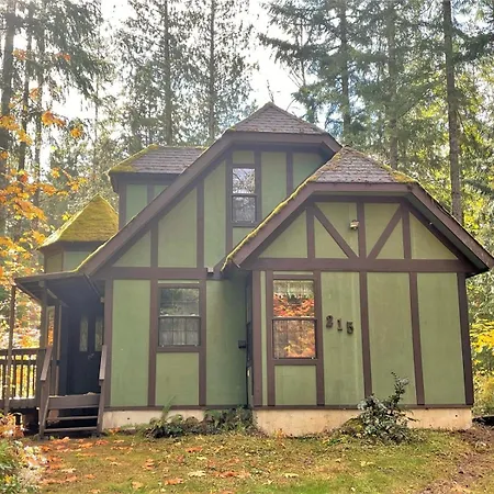 Mossy Moose Cabin